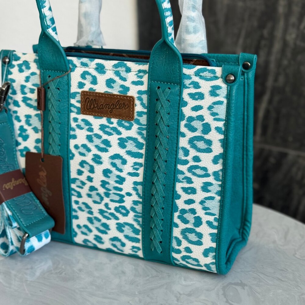 Wrangler Leopard Print Concealed Carry Tote/Crossbody NWT - Picture 3 of 7